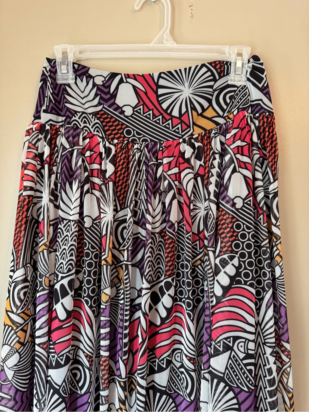 FARM Rio Black, White, Purple & Pink Printed Flowy Skirt